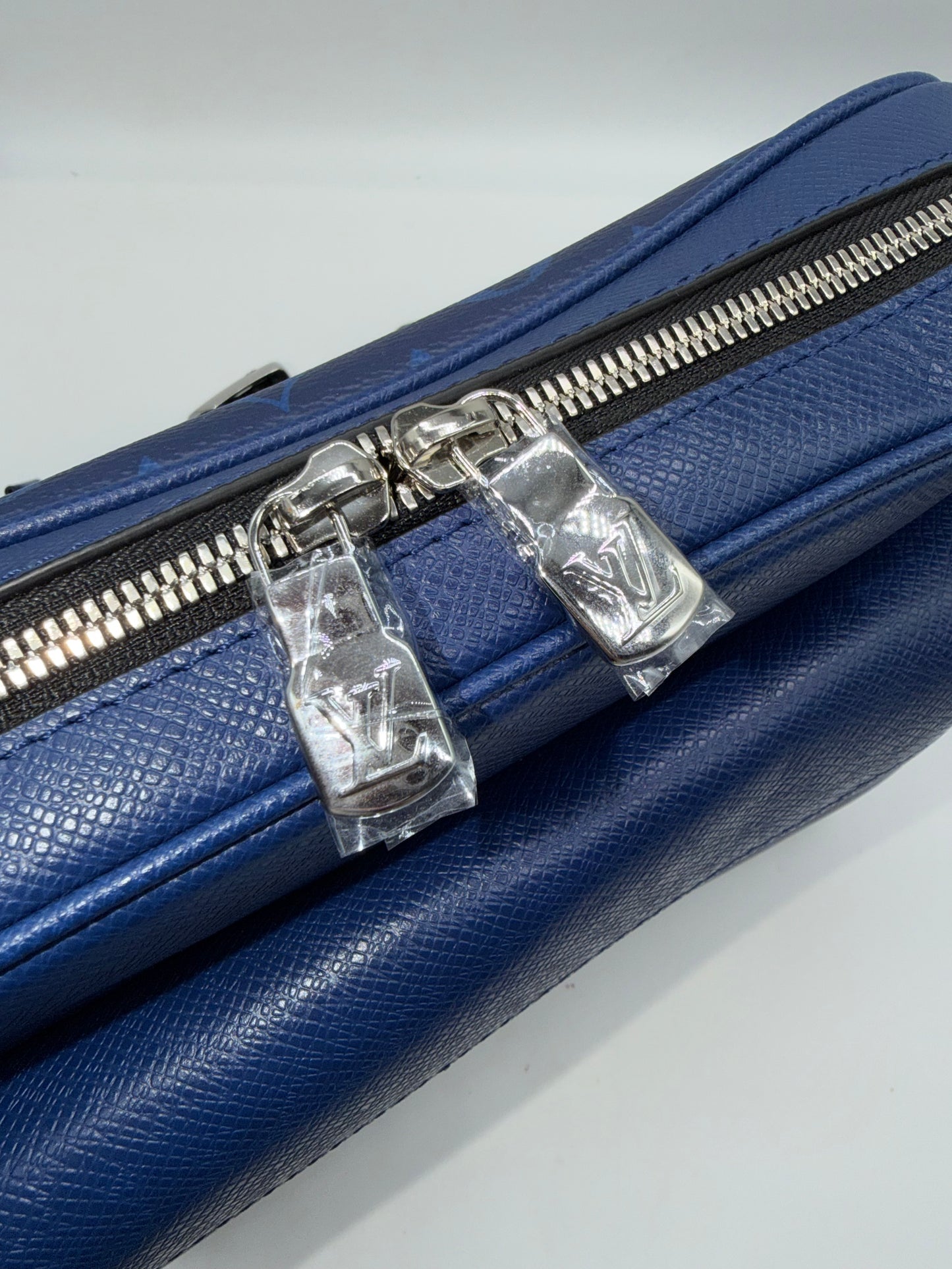 Louis Vuitton Outdoor Messenger Taigarama