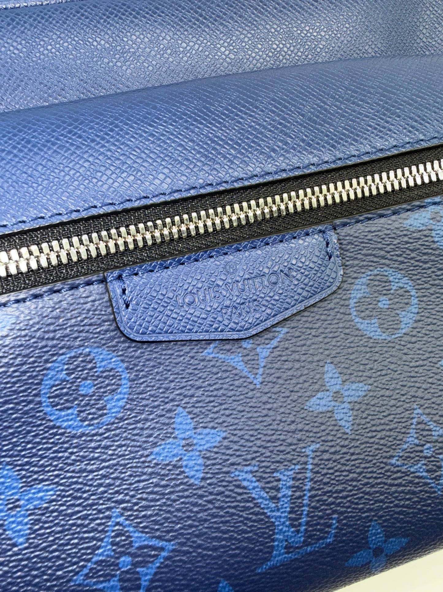 Louis Vuitton Outdoor Messenger Taigarama