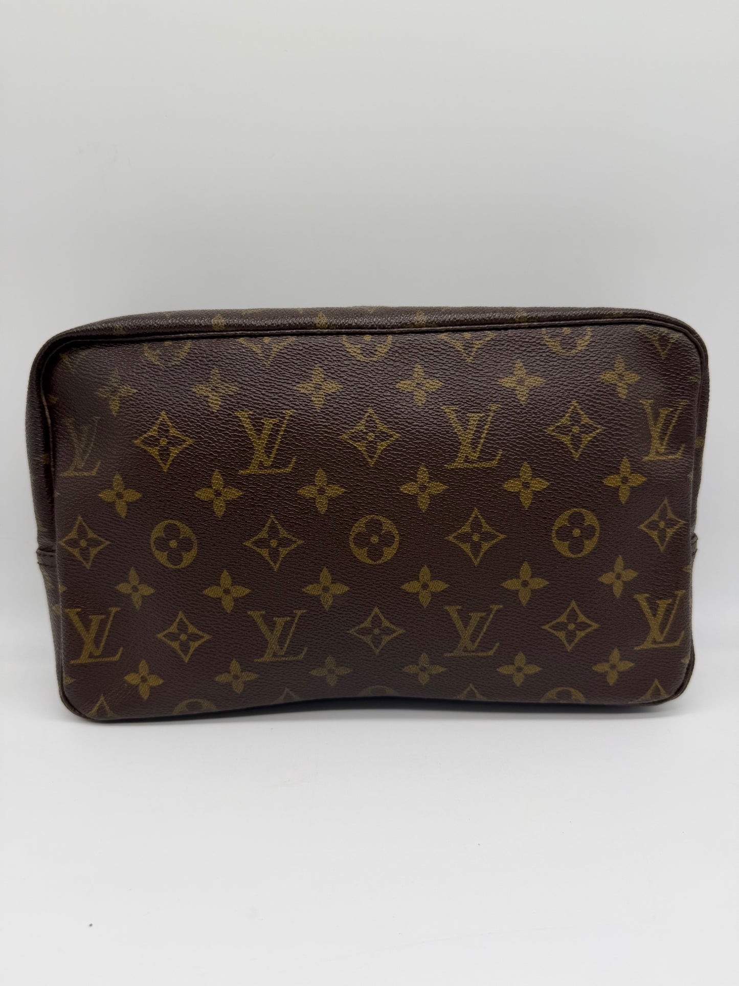 Louis Vuitton Trousse Toilette 28