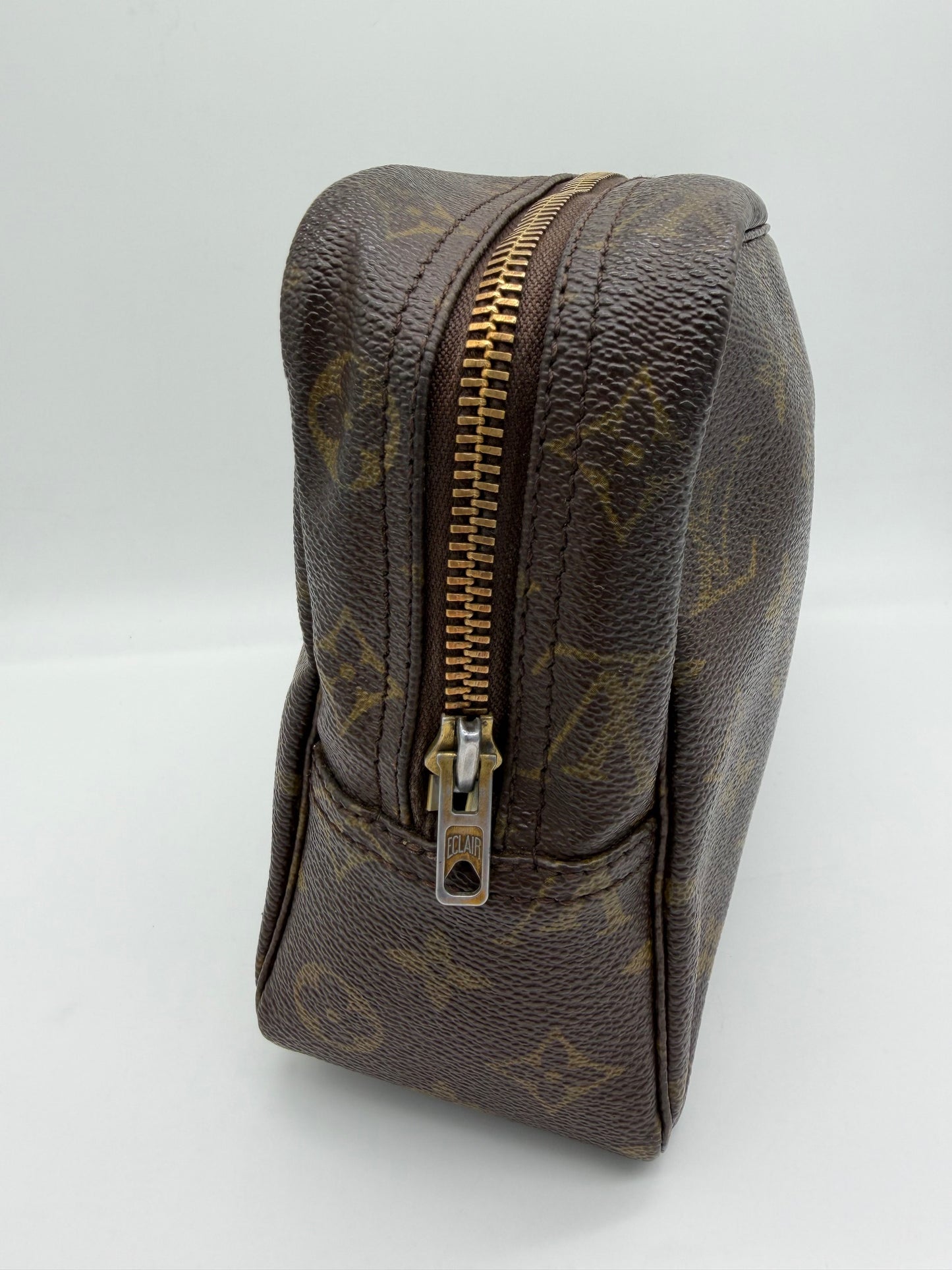 Louis Vuitton Trousse Toilette 28