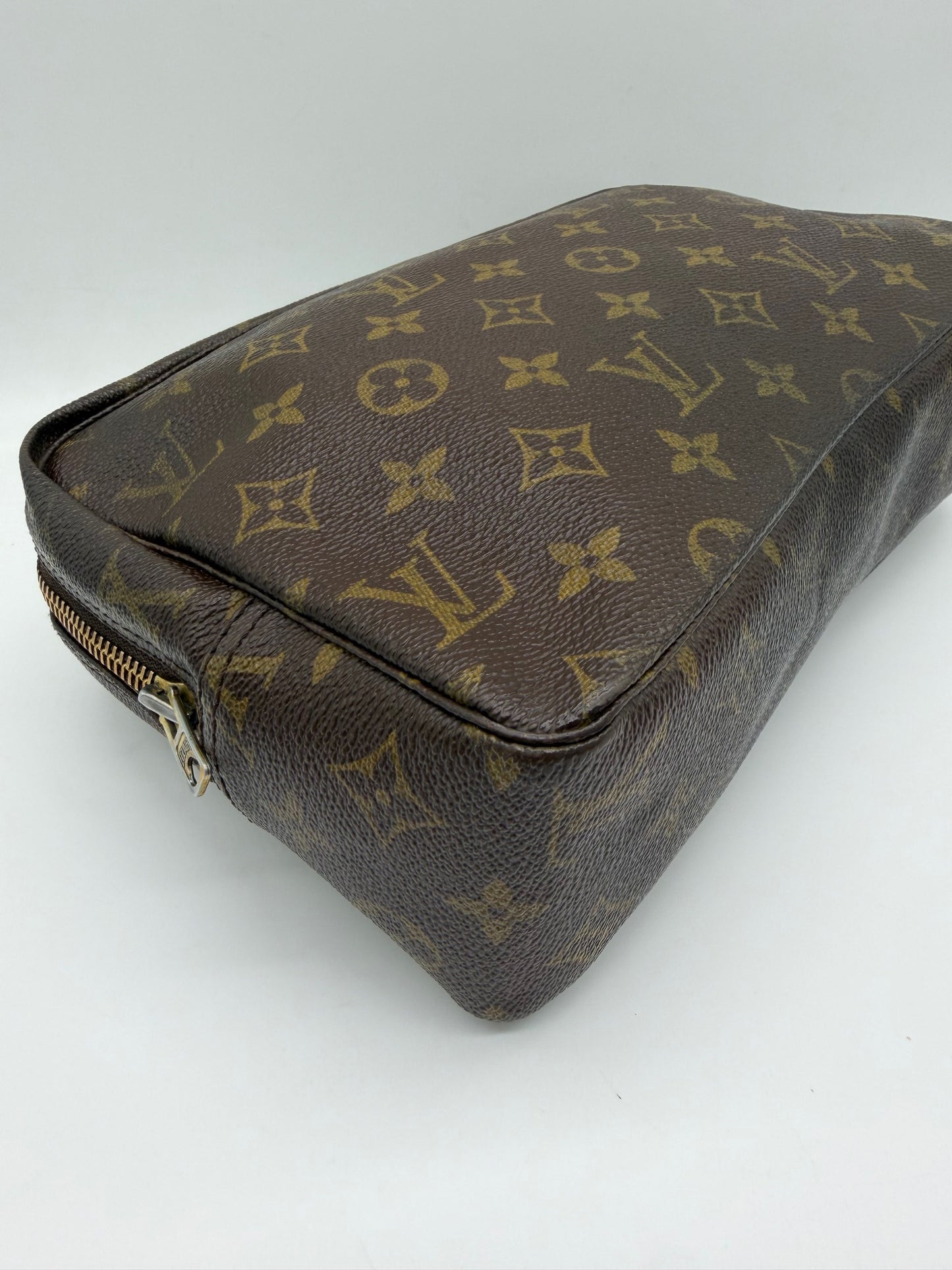 Louis Vuitton Trousse Toilette 28