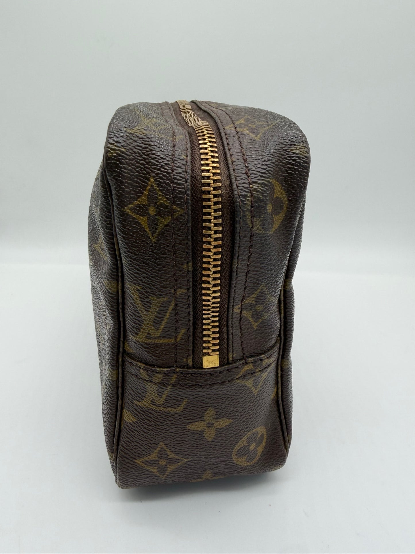 Louis Vuitton Trousse Toilette 28