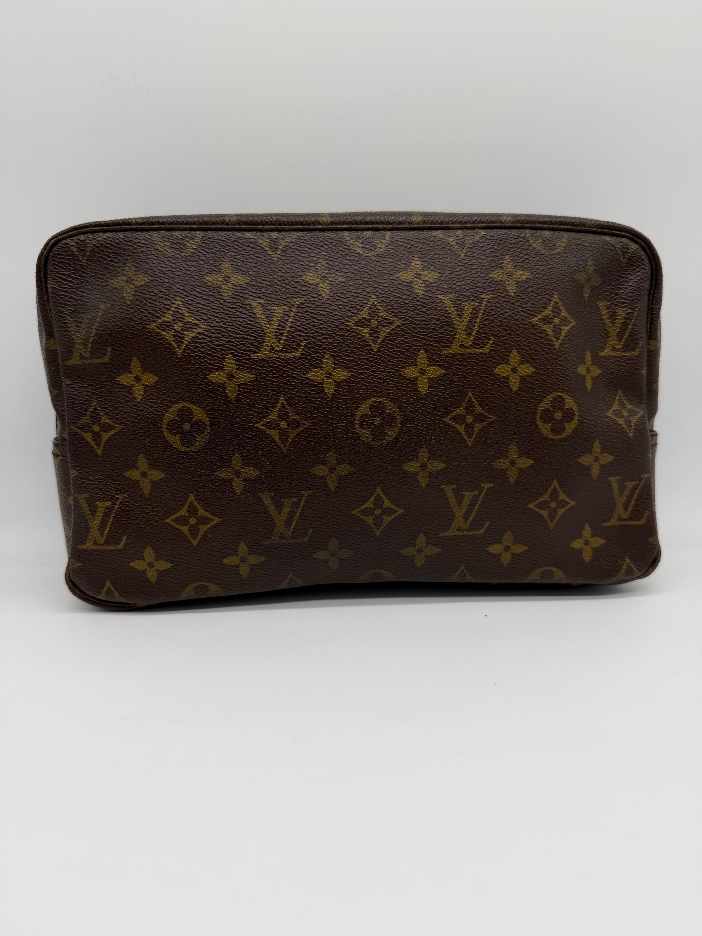 Louis Vuitton Trousse Toilette 28