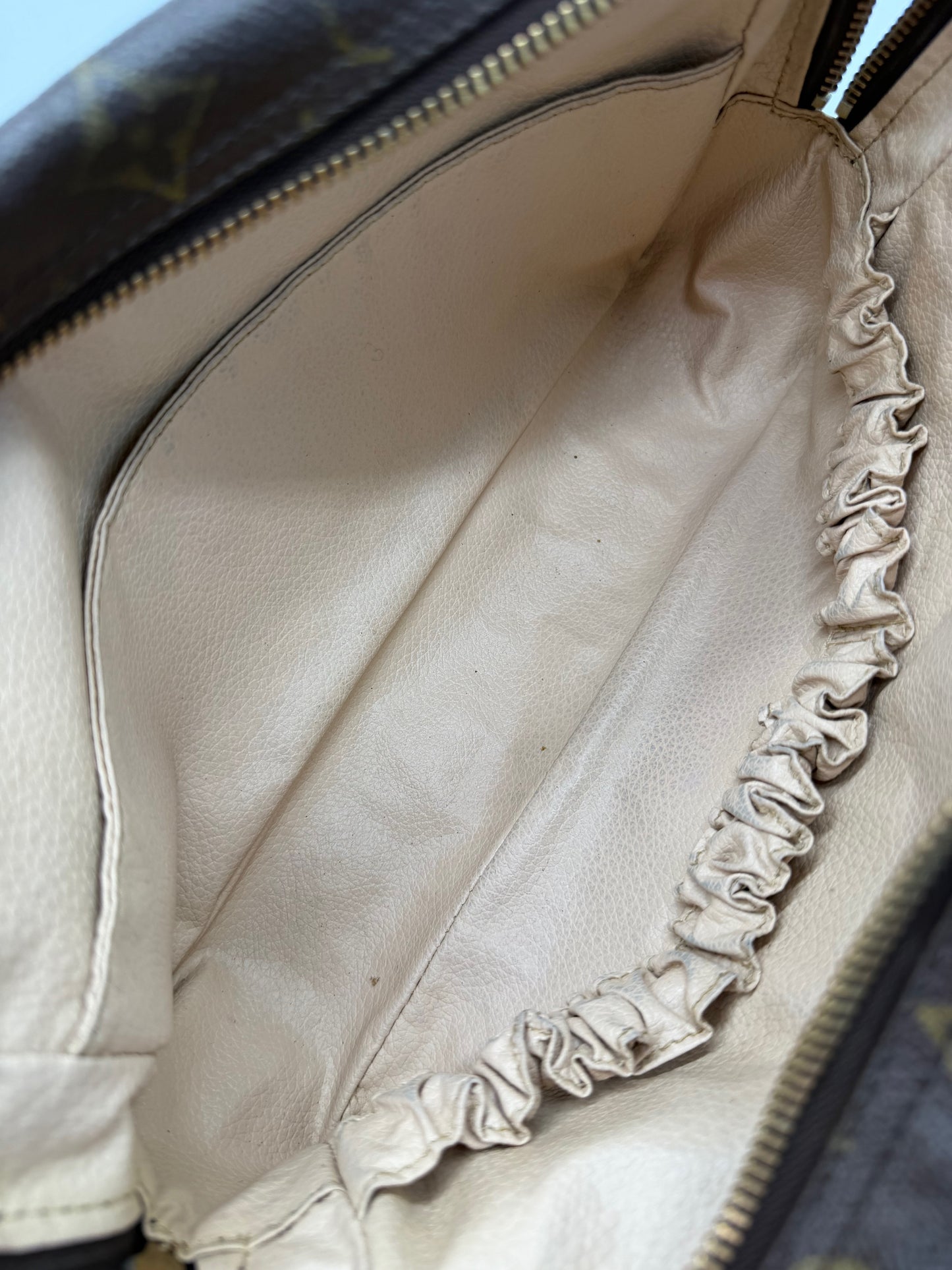 Louis Vuitton Trousse Toilette 28