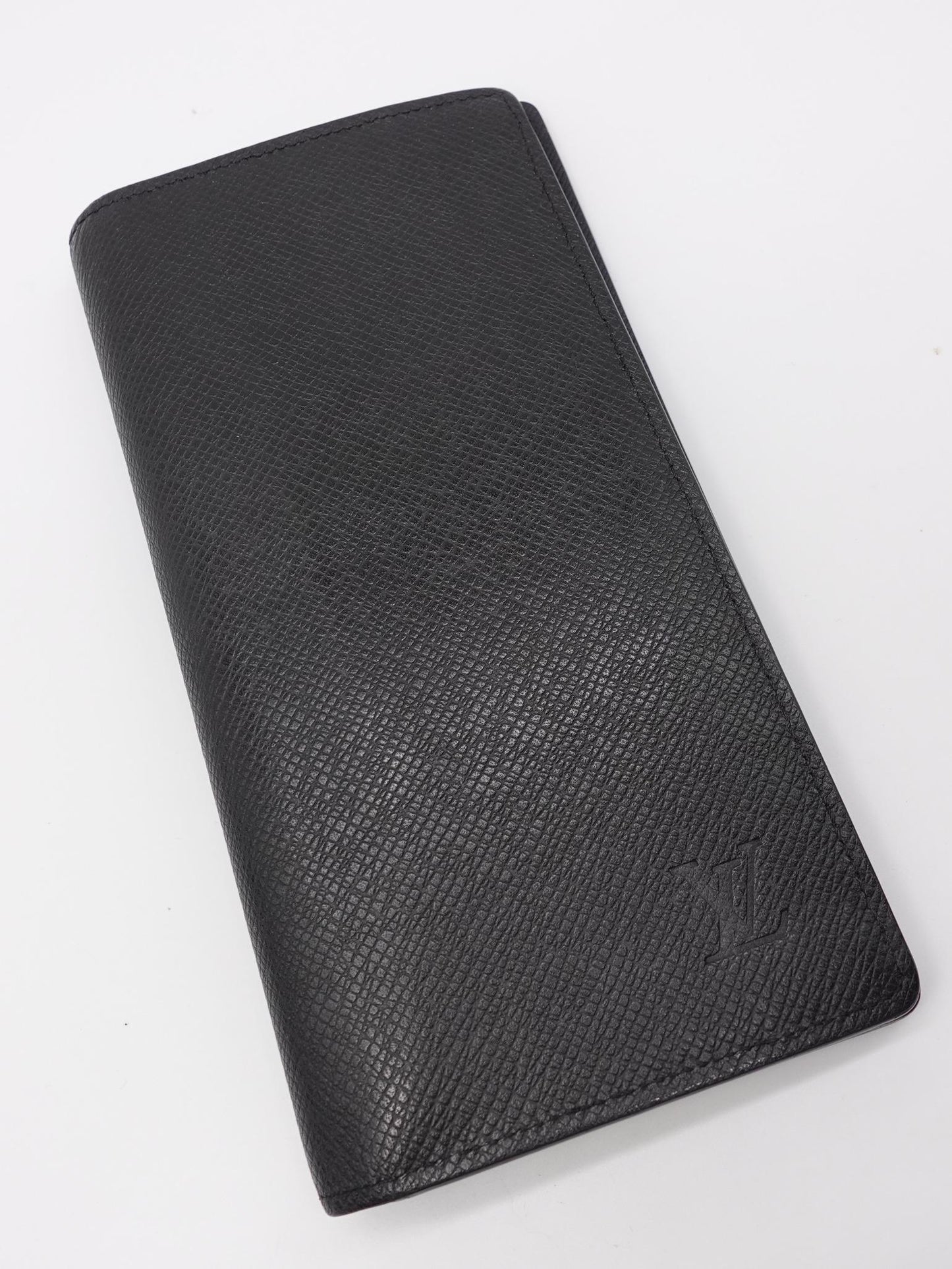 Louis Vuitton Taiga Leather Brazza Wallet